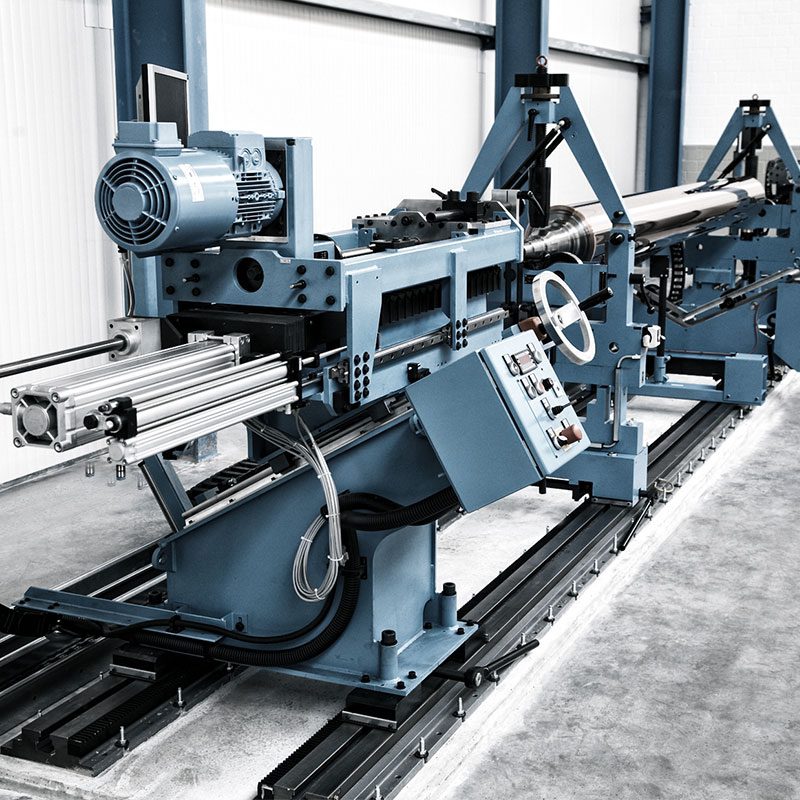 Cycle-controlled lathes